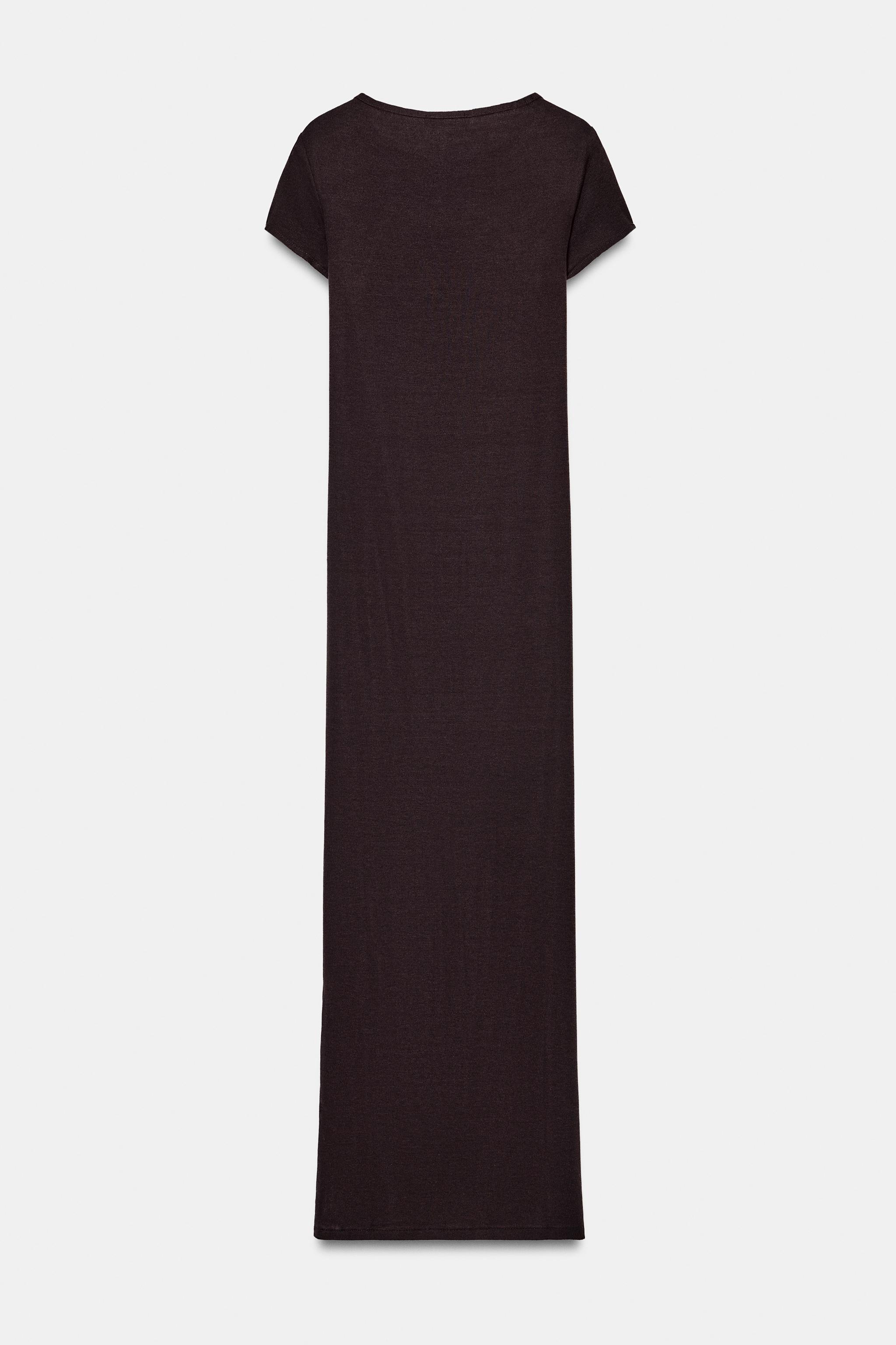 ROBE LONGUE À MANCHES COURTES